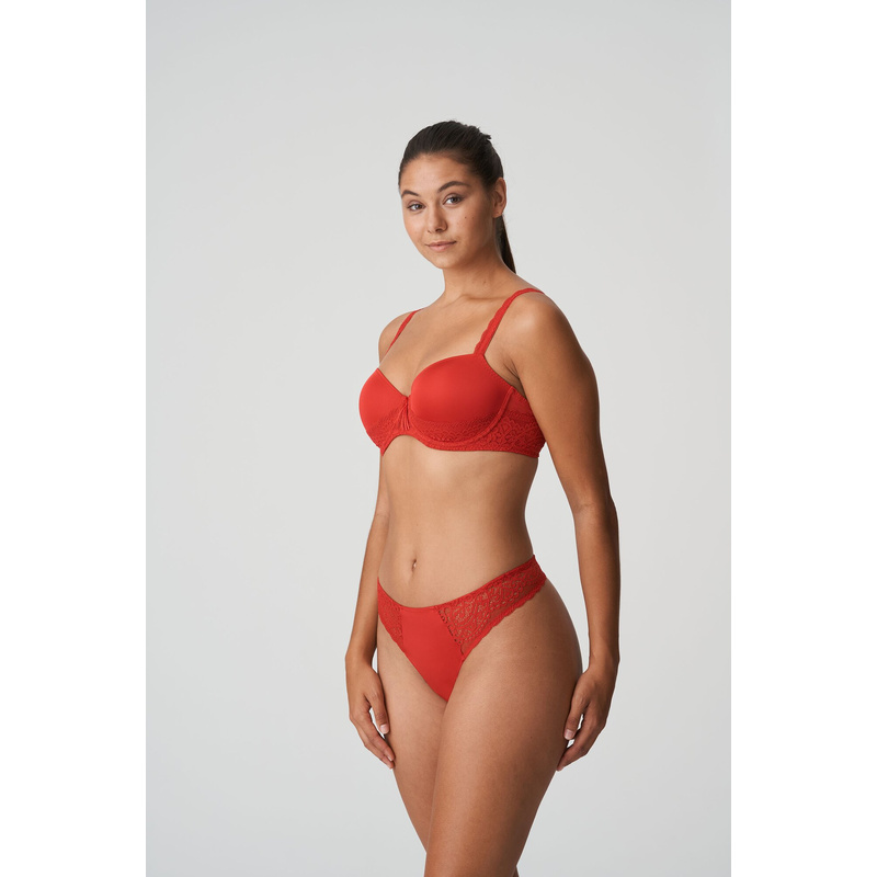 String in het Scarlet