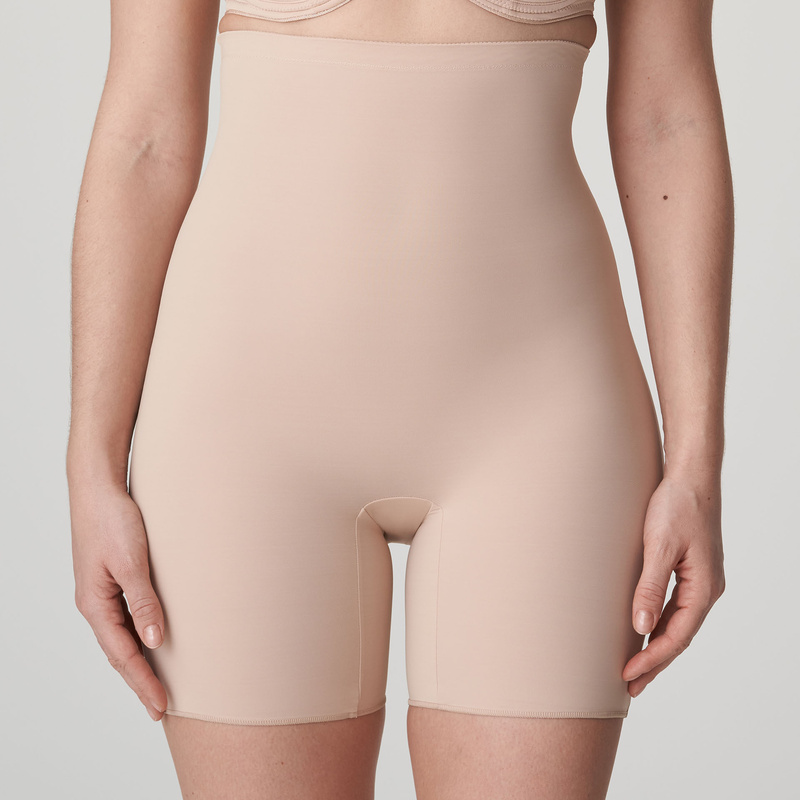 Perle Corrigerende Slip Met Beentjes in het Caffe latte Perle Corrigerende Slip Met Beentjes in het Caffe latte