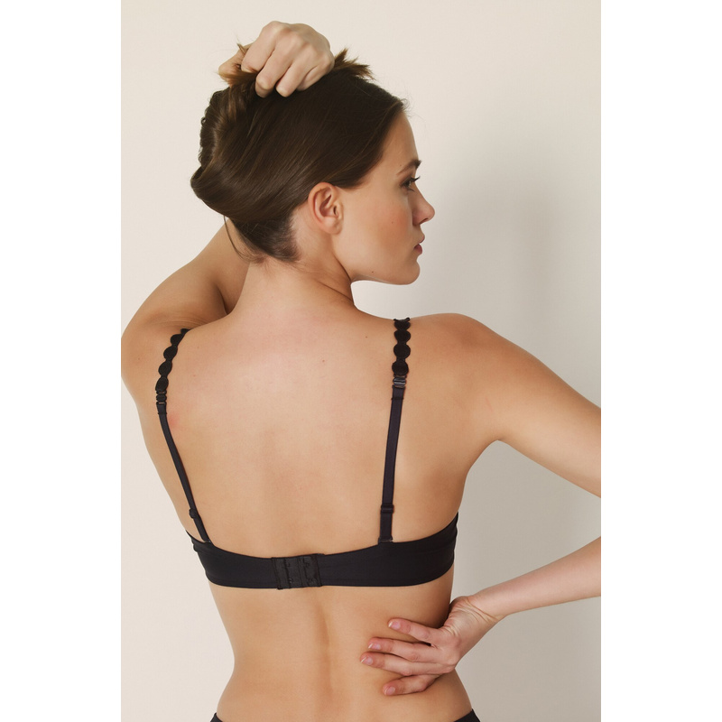 Voorgevormde Bh Hartvorm in het Charbon Voorgevormde Bh Hartvorm in het Charbon