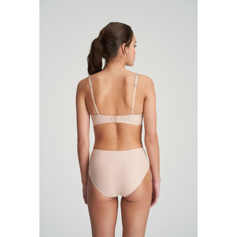 Tom Tailleslip in het Caffe latte Tom Tailleslip in het Caffe latte