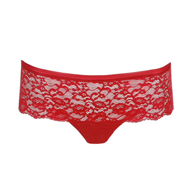 Short in het Scarlet