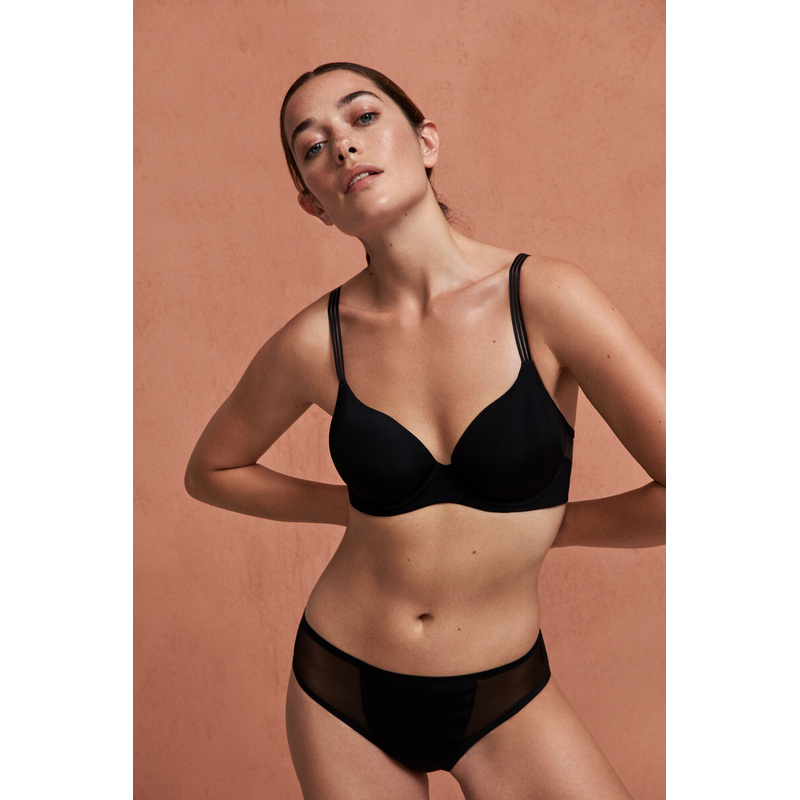 Rioslip in het Zwart