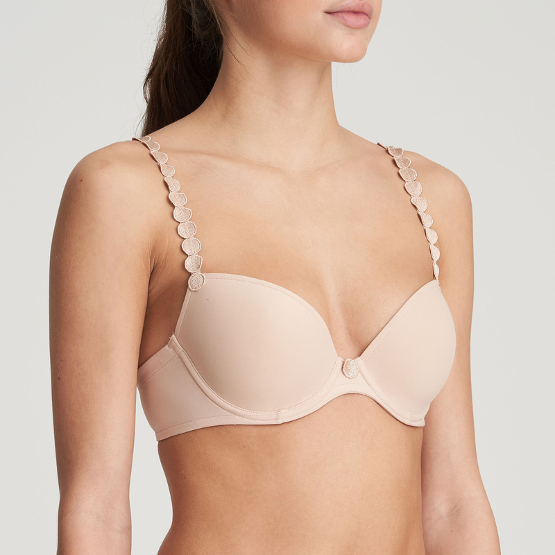 Voorgevormde Bh Ronde Vorm in het Caffe latte Voorgevormde Bh Ronde Vorm in het Caffe latte