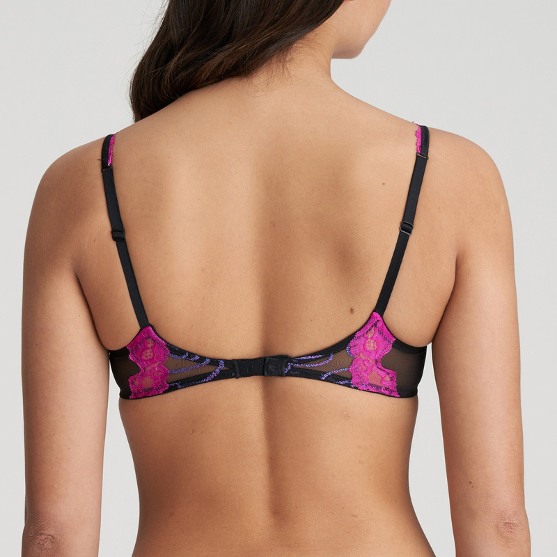 Plunge Bh in het Winter dusk Plunge Bh in het Winter dusk