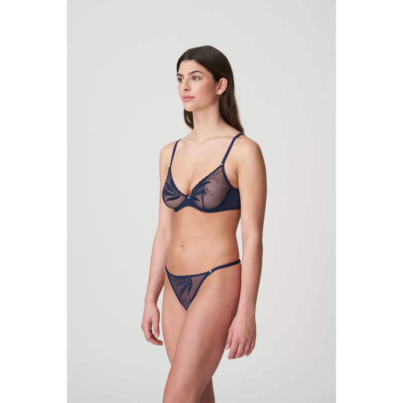 String in het Saffier blauw String in het Saffier blauw