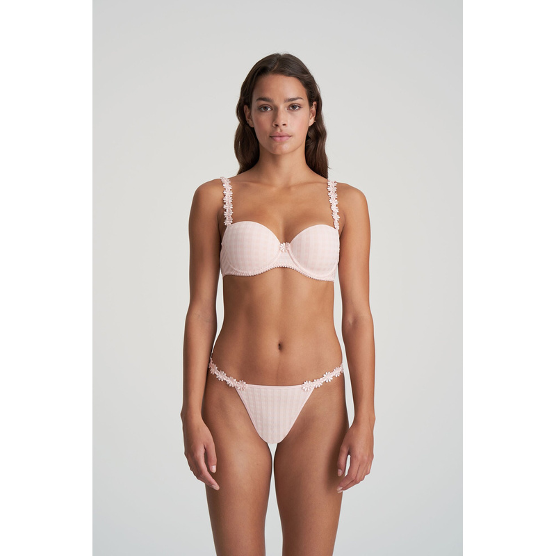 Voorgevormde Balconette Bh en Pearly pink Voorgevormde Balconette Bh en Pearly pink