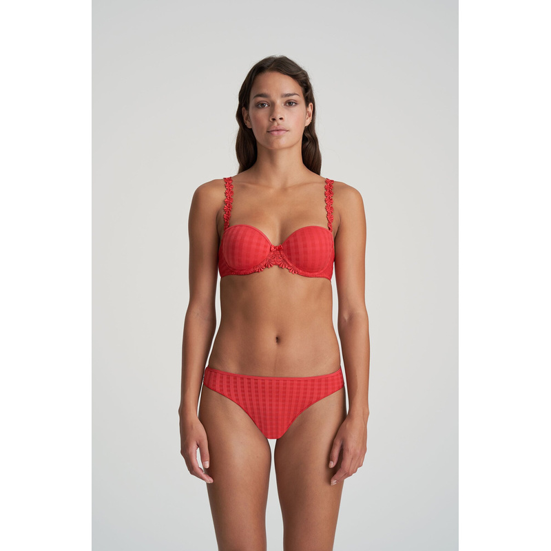 String in het Scarlet String in het Scarlet