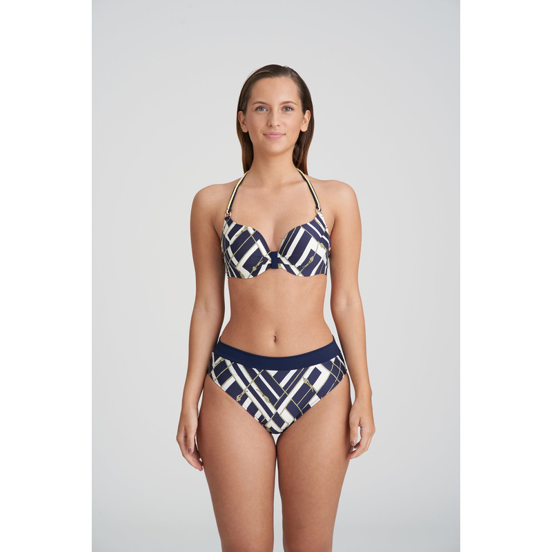 Voorgevormde Bikini Hartvorm in het Majestic blue Voorgevormde Bikini Hartvorm in het Majestic blue