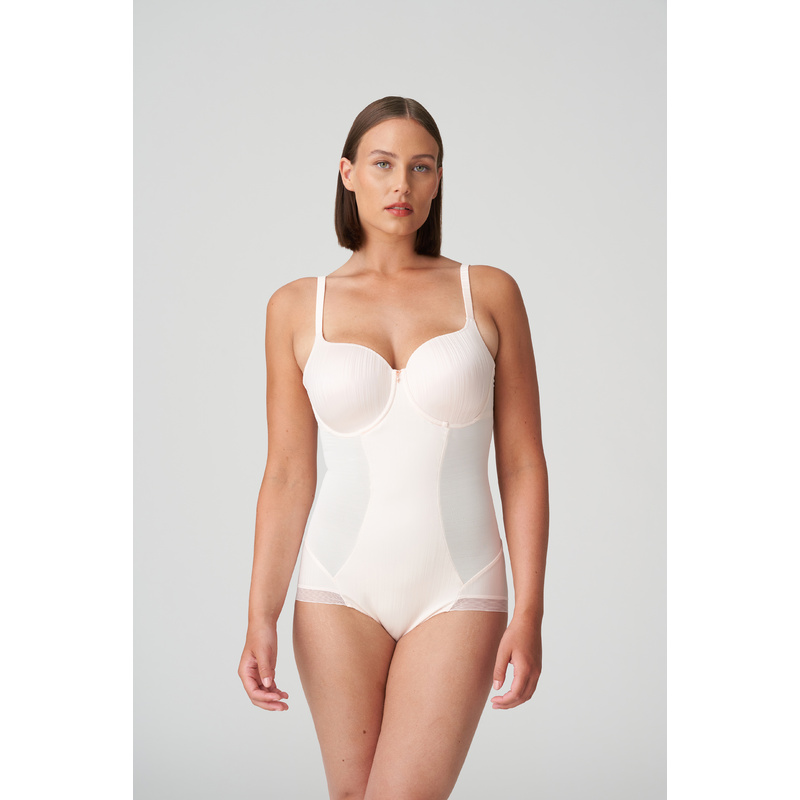 Voorgevormde Hartvorm Body in het Crystal pink Voorgevormde Hartvorm Body in het Crystal pink