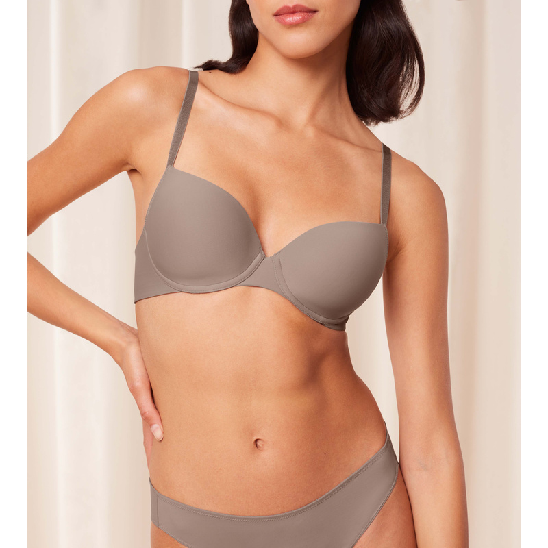 Voorgevormde Bh Met Beugel in het Cafe latte Voorgevormde Bh Met Beugel in het Cafe latte