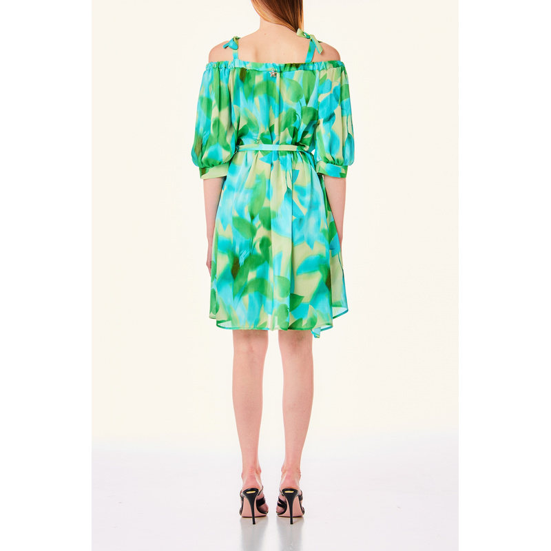 Jurk en Bright water