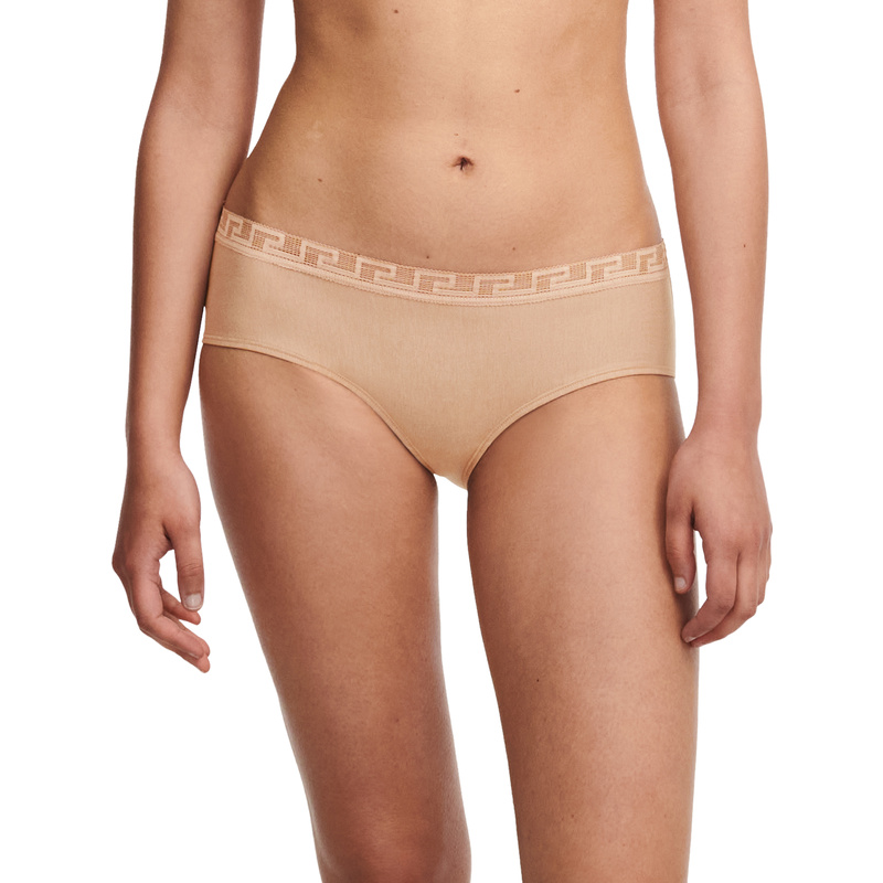 Shorty in het Clay nude Shorty in het Clay nude