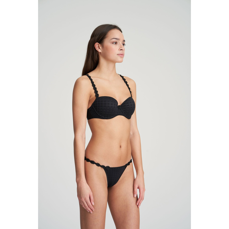 Avero Lage Taille String en Noir Avero Lage Taille String en Noir