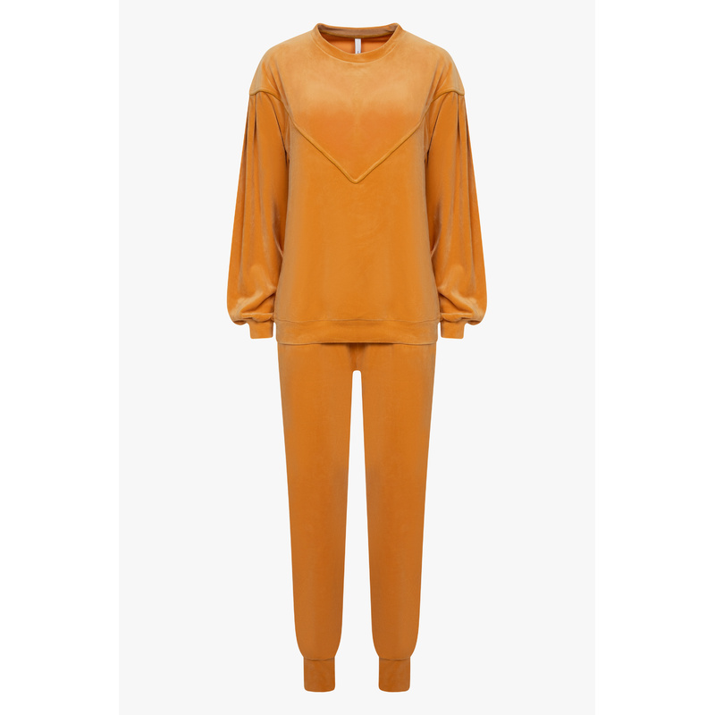 Sweater En Broek en Camel