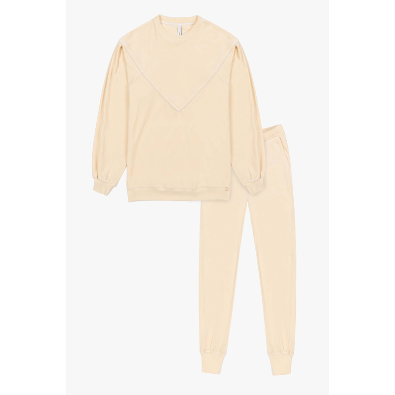 Sweater En Broek en Gebroken wit