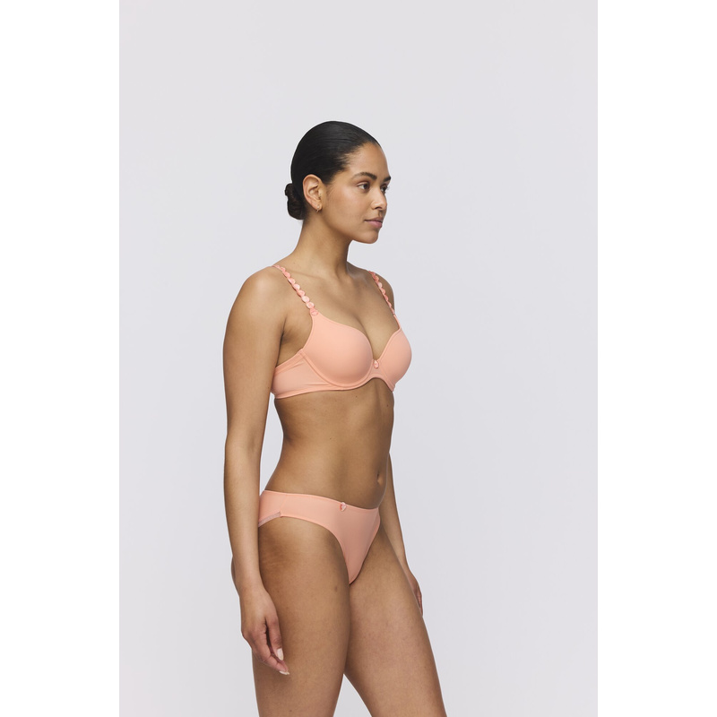 Voorgevormde Bh Hartvorm en Papaya smoothie Voorgevormde Bh Hartvorm en Papaya smoothie