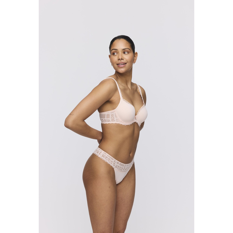 Voorgevormde Bh Hartvorm en Glossy pink Voorgevormde Bh Hartvorm en Glossy pink