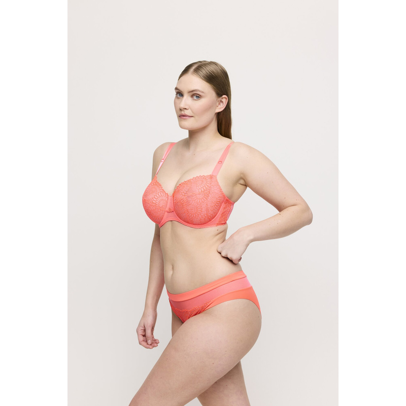 Volle Cup Bh in het Spritz Volle Cup Bh in het Spritz