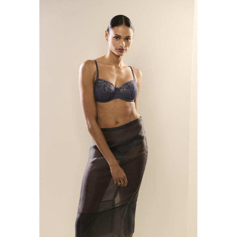 String in het Blue shadow String in het Blue shadow