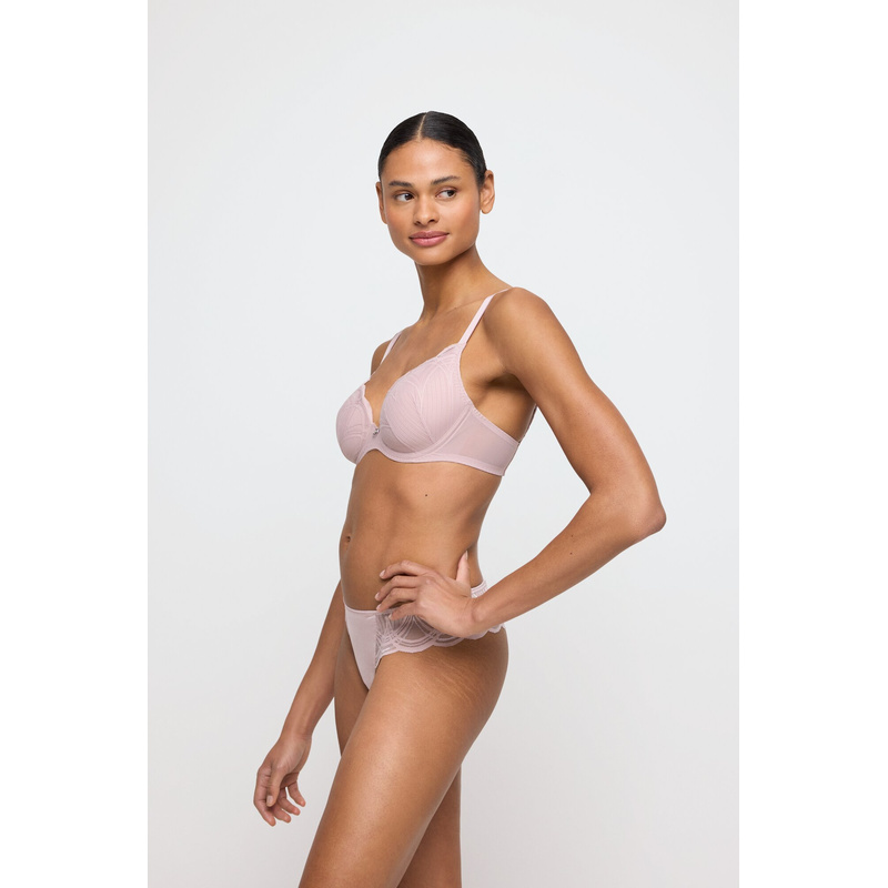 String in het Bois de rose String in het Bois de rose