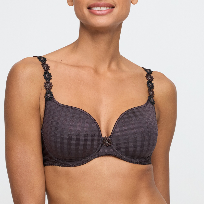 Voorgevormde Bh Hartvorm in het Sweet chocolate Voorgevormde Bh Hartvorm in het Sweet chocolate