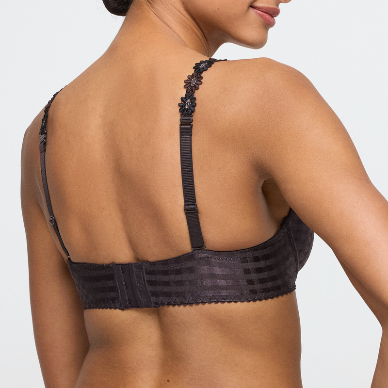 Voorgevormde Bh Hartvorm in het Sweet chocolate Voorgevormde Bh Hartvorm in het Sweet chocolate