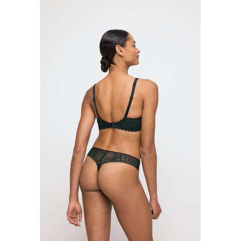 String en Deep forest