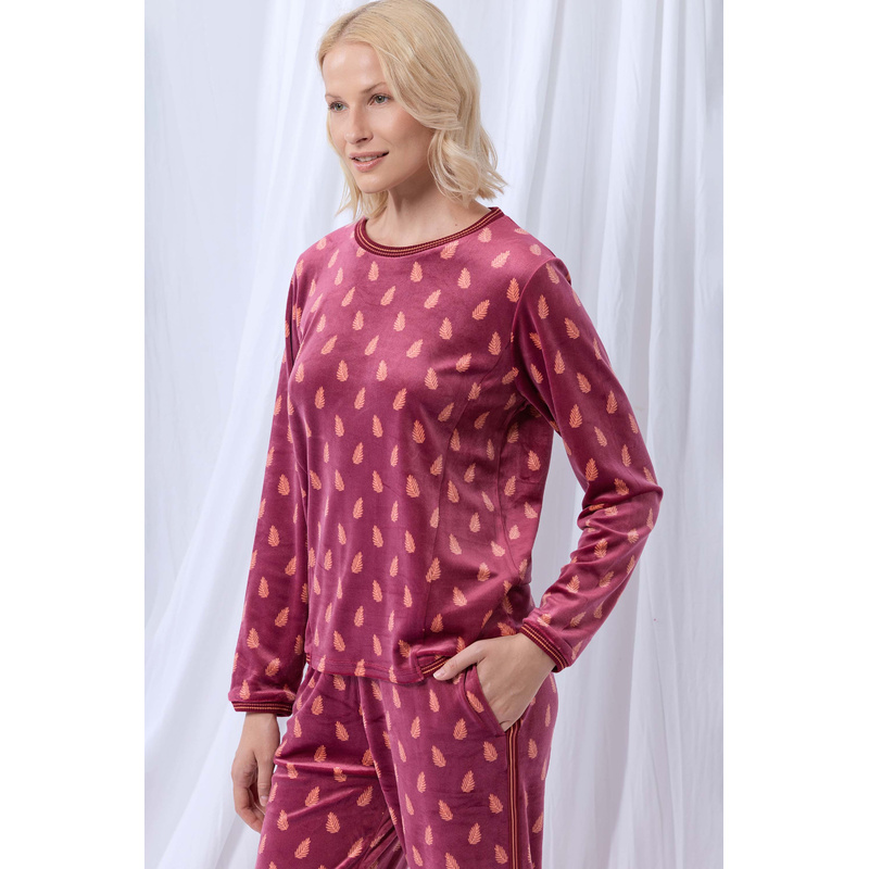 Sweater En Broek in het Wijnrood