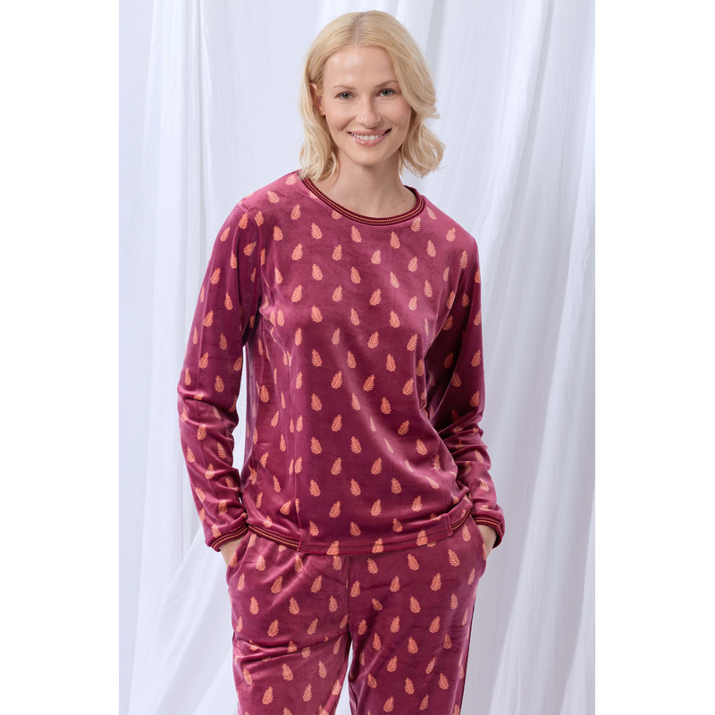 Sweater En Broek in het Wijnrood