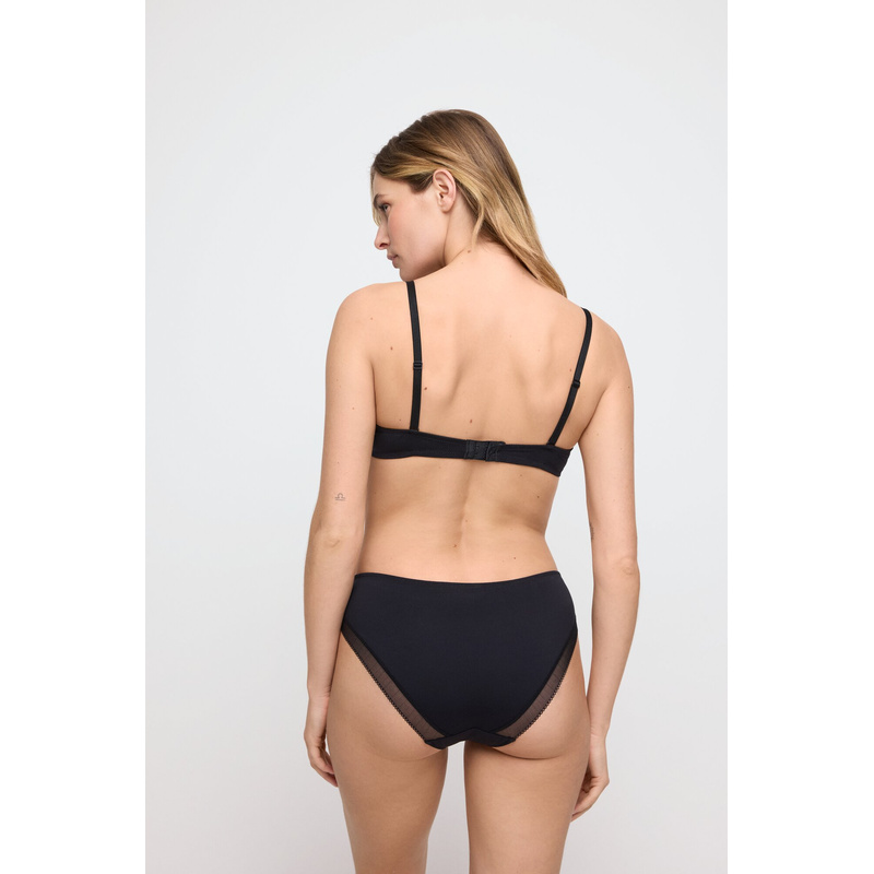 Rioslip in het Zwart