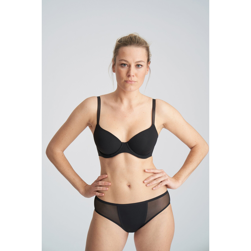 Rioslip in het Zwart