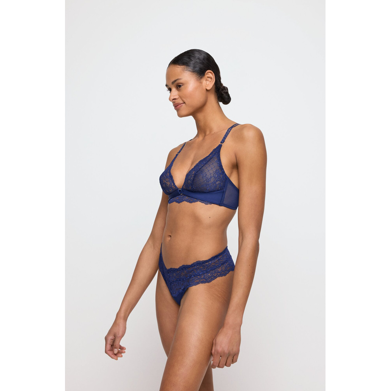 String in het Saffier blauw