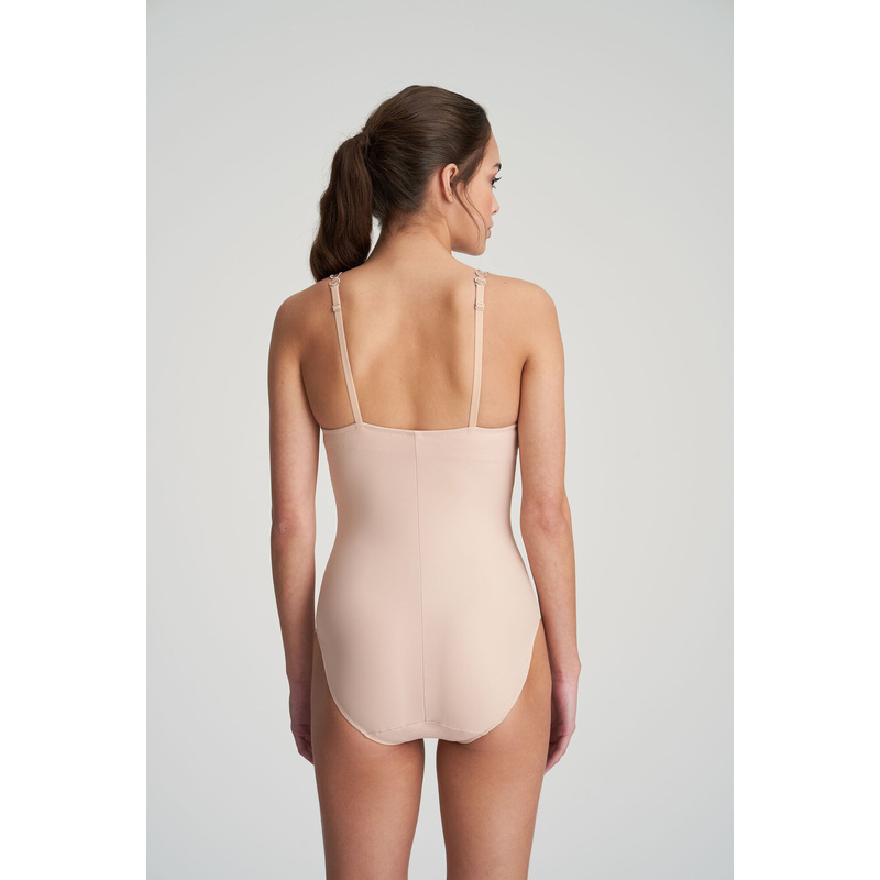 Body Met Moussecups in het Caffe latte Body Met Moussecups in het Caffe latte